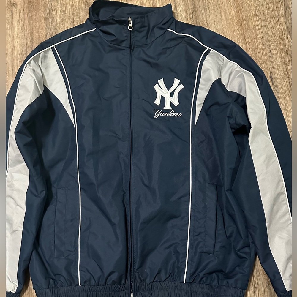 NY Yankees MLB men’s lightweight windbreaker Jacket.